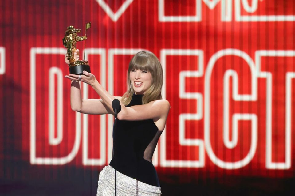 MTV VMA ge emme sharafveri award Taylor Swift ah
