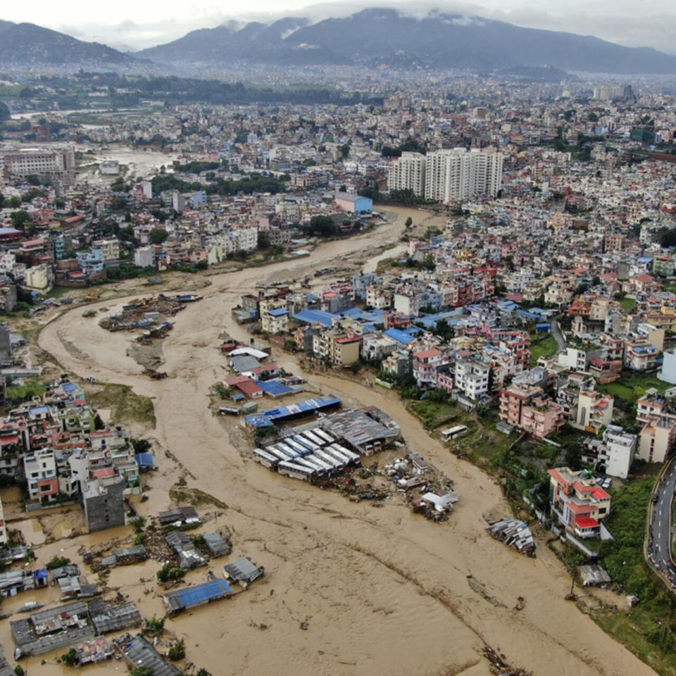 Nepal ge fenboduvumuge haadhisaa aa gulhigen Raees ge thauziyaa