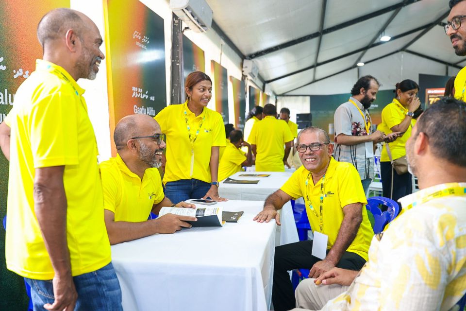 Eagle hills ge mashroou Addu ah badhalu kuran Nasheed edhivadaigenfi