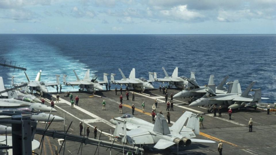 Iran ge vashaigenvaa sarahadhuthakah America ge thin carrier fonuvanee