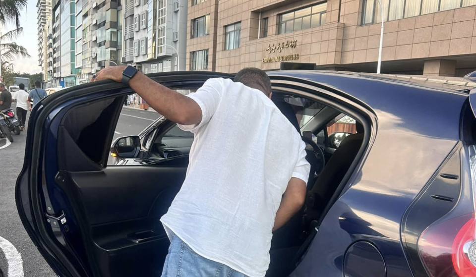 Car ah kujjakah hodulevunu massalaigai driver ah kuraa thuhumathuthah dhogukoffi 