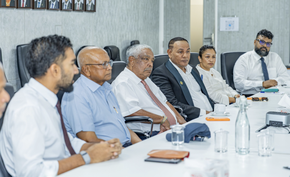 Fathuruverikamuge sinaa athuge issverinnaa sarukaarun bahdhalukoffi 
