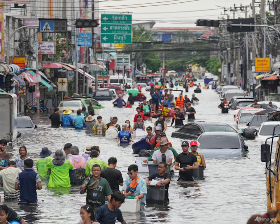 Thailand warns of more rain as flood death toll rises to 31