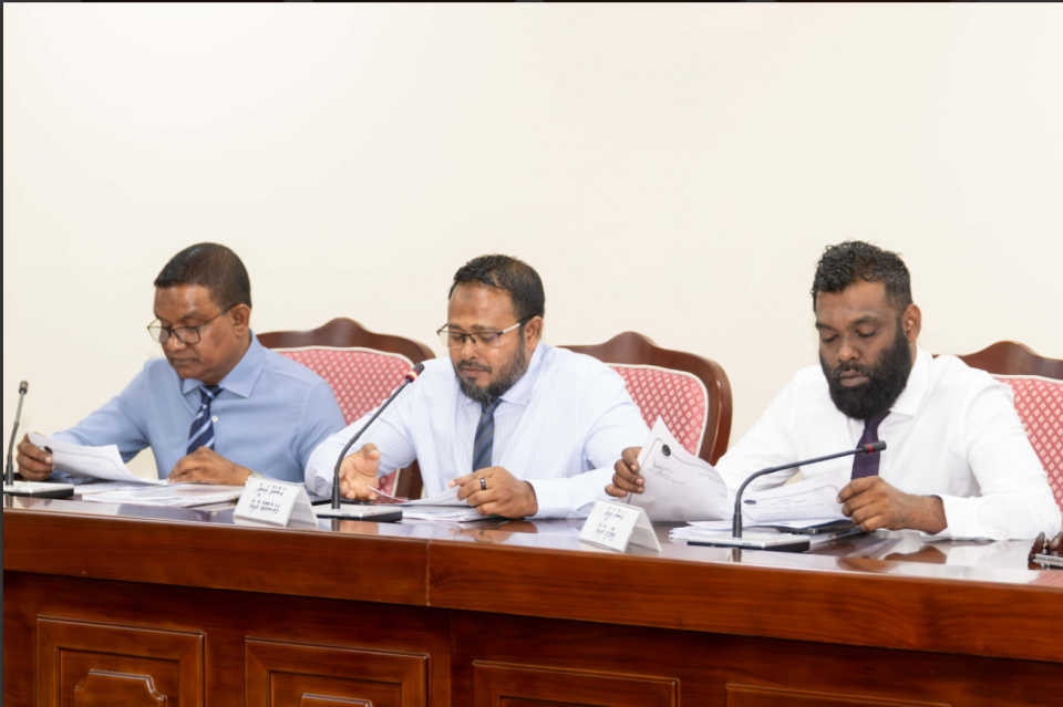 Drug ge bodeh dhookollumugai kan hingi goth Judiciary Committee in hoadhanee