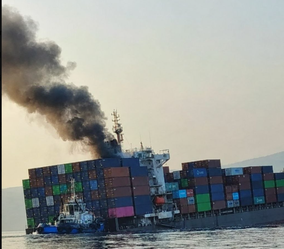 Container boatehggai roave Hormuz kanduolhiyah adiyah hingahjje 