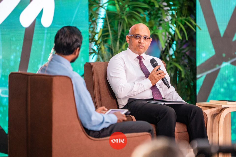 Dharani dhekkumugai thakuleefei nei, mihaaruge aamdhaneen manage kureveynei: Zareer