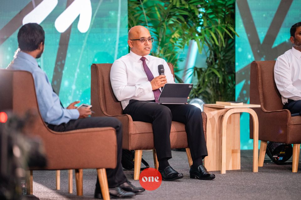 Dharani kuda kurevifai vaathee, igthisoadhee alimagu fehnan fashaifi