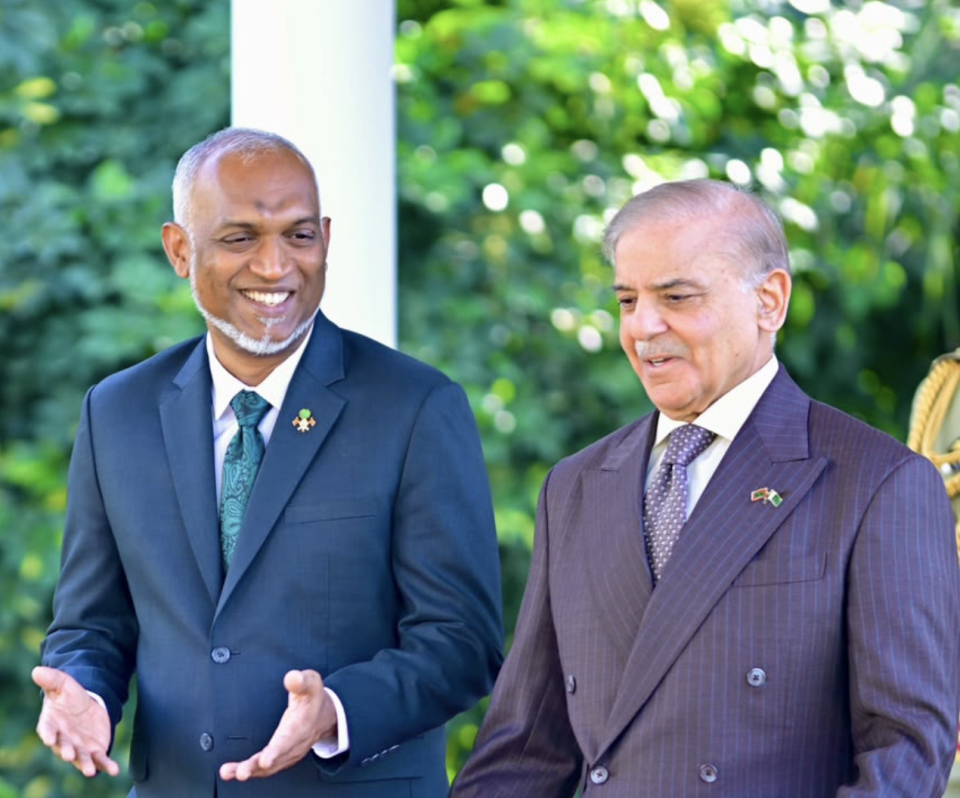 Pakistan in Raajje aa eku kuraa viyaaari 200 million dollar ah ithuru kuranee