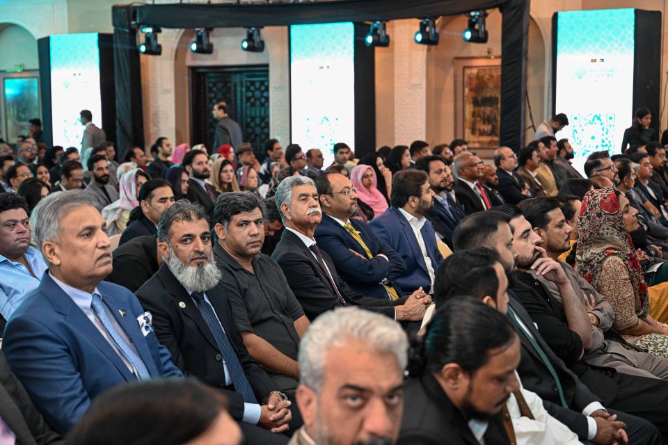 Pakistan ge viyafaariverinaai sarukaaruge iss team eh Raajje ahnanee