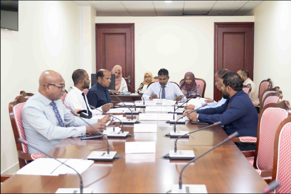 Memberunge health insurance kandaalan govaali petition ah maaliyyathu committee ge lafaa hoadhanee