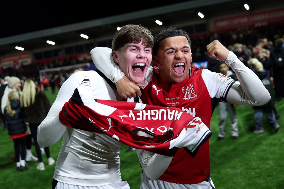 4 vana division ge Fleetwood Town in Arsenal katuvaalaifi 