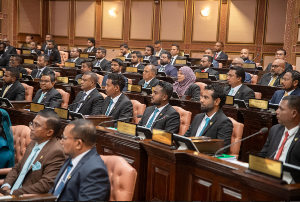 Aa gavaaidhu hedhendhen 19 vana majileehuge gavaaidhaa eggothah 20 vana majils kuriah gendhan faaskoffi