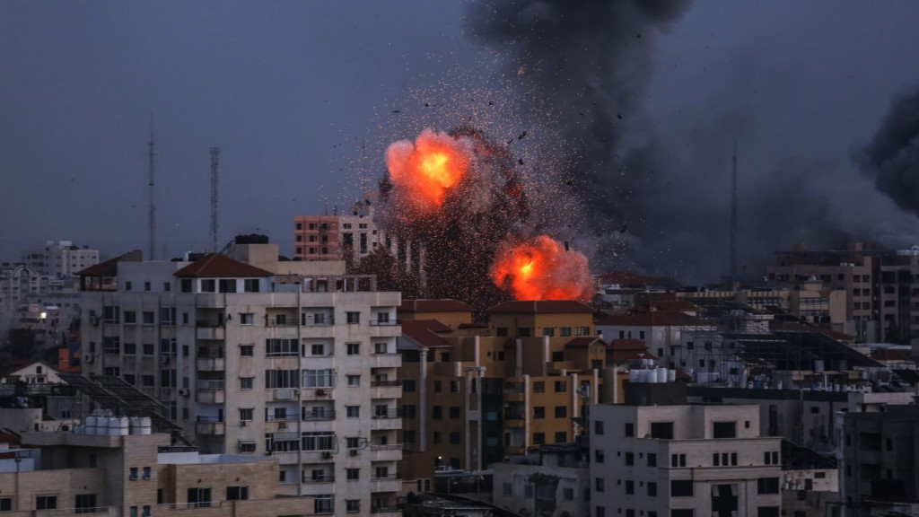 6 dhuvas therey Israel in Gaza ah 6,000 bomb vahtaalaifi