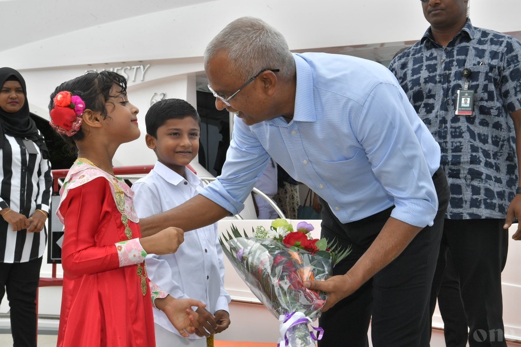 President begins official visit to Raa Atoll