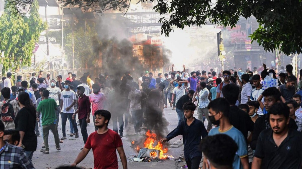 Bangladesh gai kuriyahdhaa muzaaharaathah hoonuve gaumee TV hunna imaaraaiy roakohllaifi