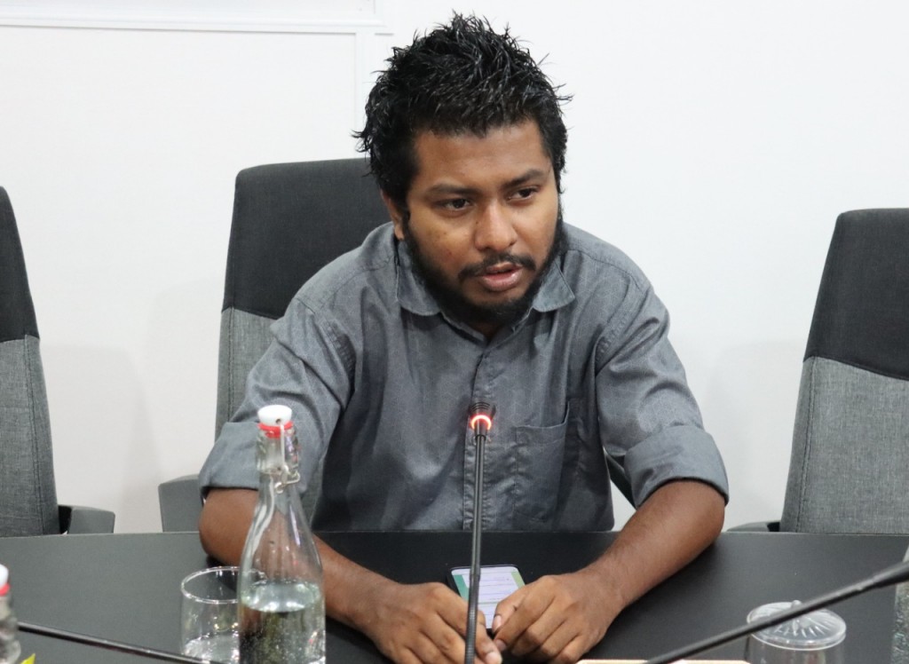 Media council member kamun Navaaz isthiufaa dhehvaifi