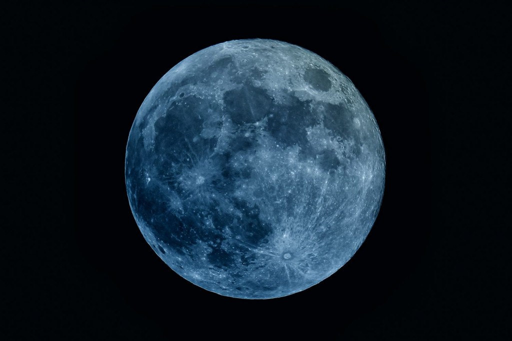 Mireyge ''Super blue moon'' dhen fennaanee 13 aharu fahun