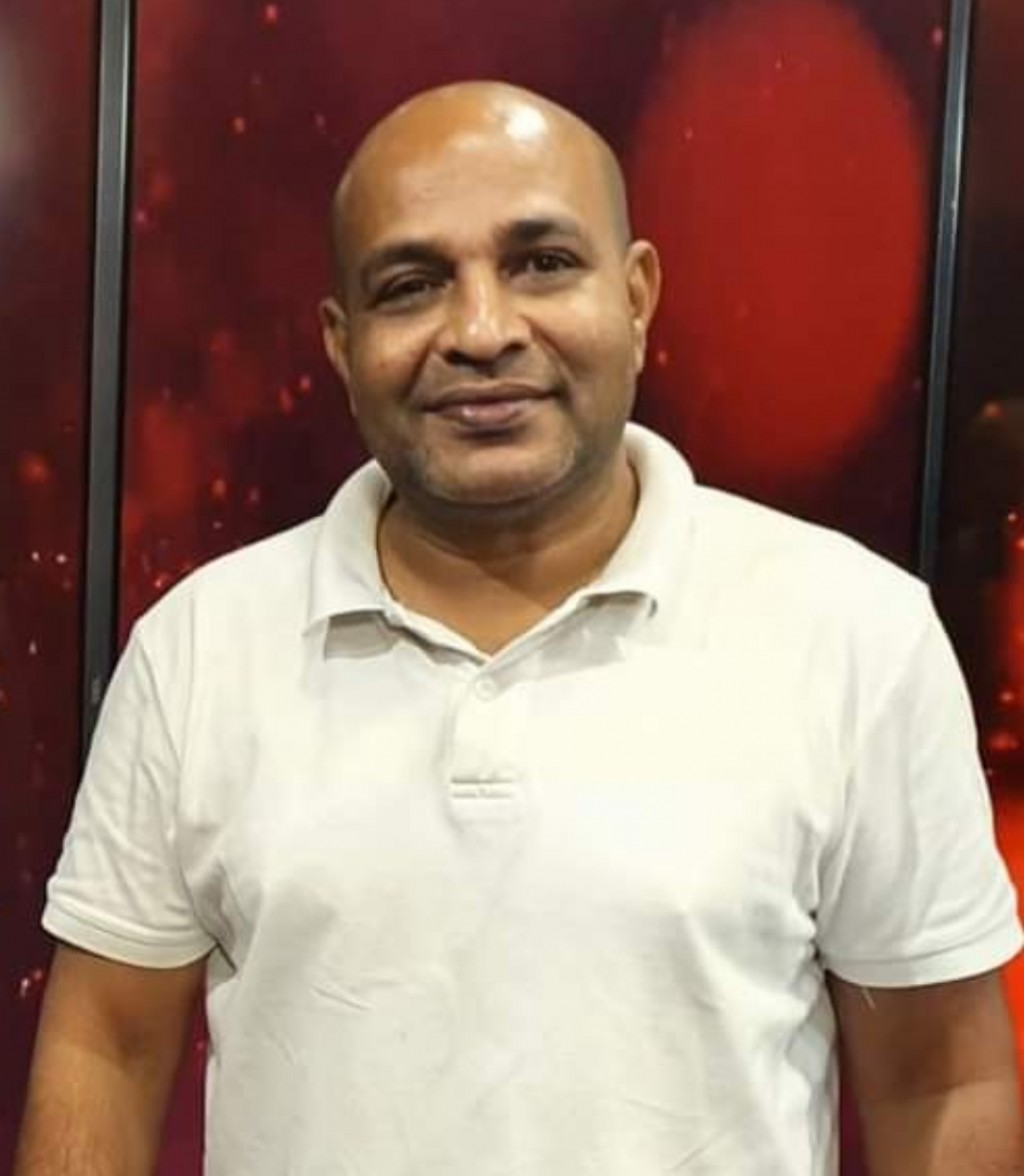 Adhuge dhuniye aai beyrukulhivaruge mashhooru noosveriyaa Imad Latheef ONE ah