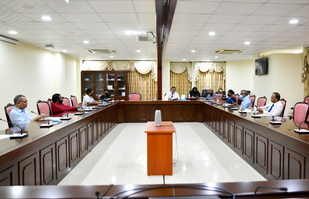 Raees Nasheed ah dhin hamalaage thahugeegugai 6 kamehge mahchah lafaadheyn Majlis in faaskoffi