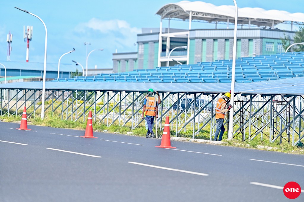 Highway gai solar panel harukuran ninmee kuree sarukaarun: Ministry
