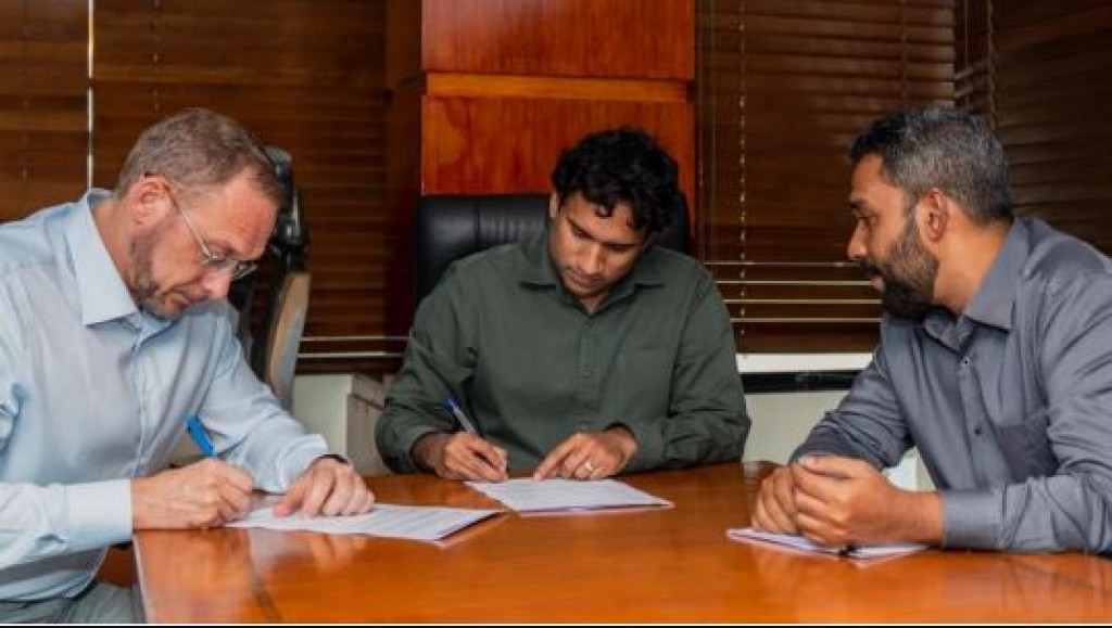 Simdi in dhuniyeyge furathama luxury leisure airline Raajjey gai fashanee