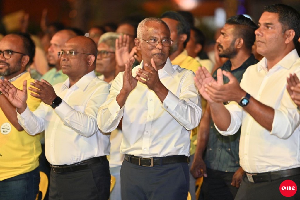 Yaameen aa eku siyaasee massaikatheh nukuraanan: Raees