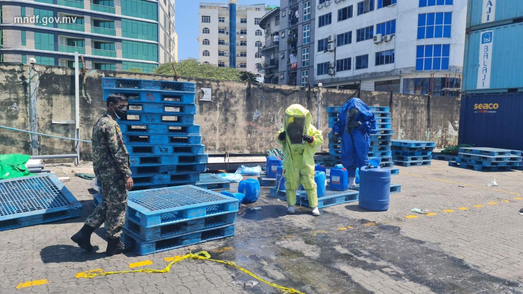 Leakvee hanthakehgai bandhukohffai huri chemical, meehakah gellumeh nuvey