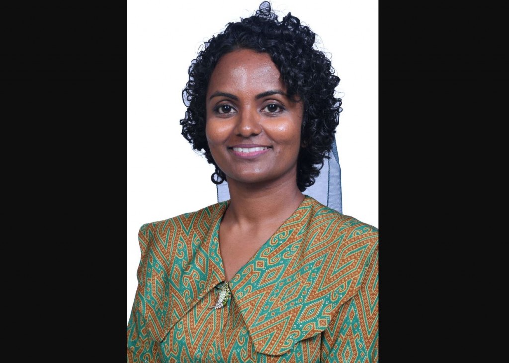 Ithuru submarine cable thakaa eku internet ge aguthakah heyo badhaleh annaane: Shauna