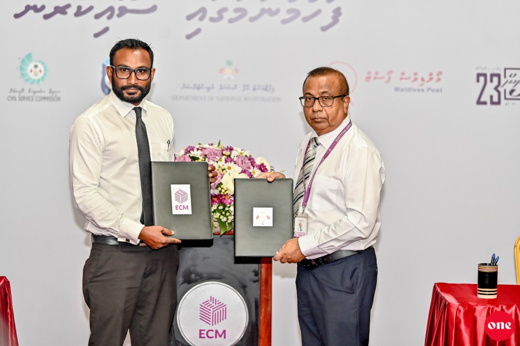 One Photo: Riyaasee inthihaabuge gulhigen masahkaiy kuran EC in 5 idhaaraa akaa eku soi kurun