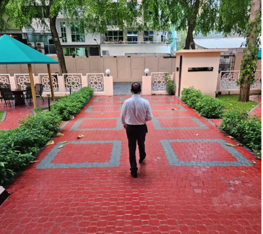 Majileehun nukunnavaa fotoa akaa eku Adam Shareef shukuru dhaairaage rayyithunnah
