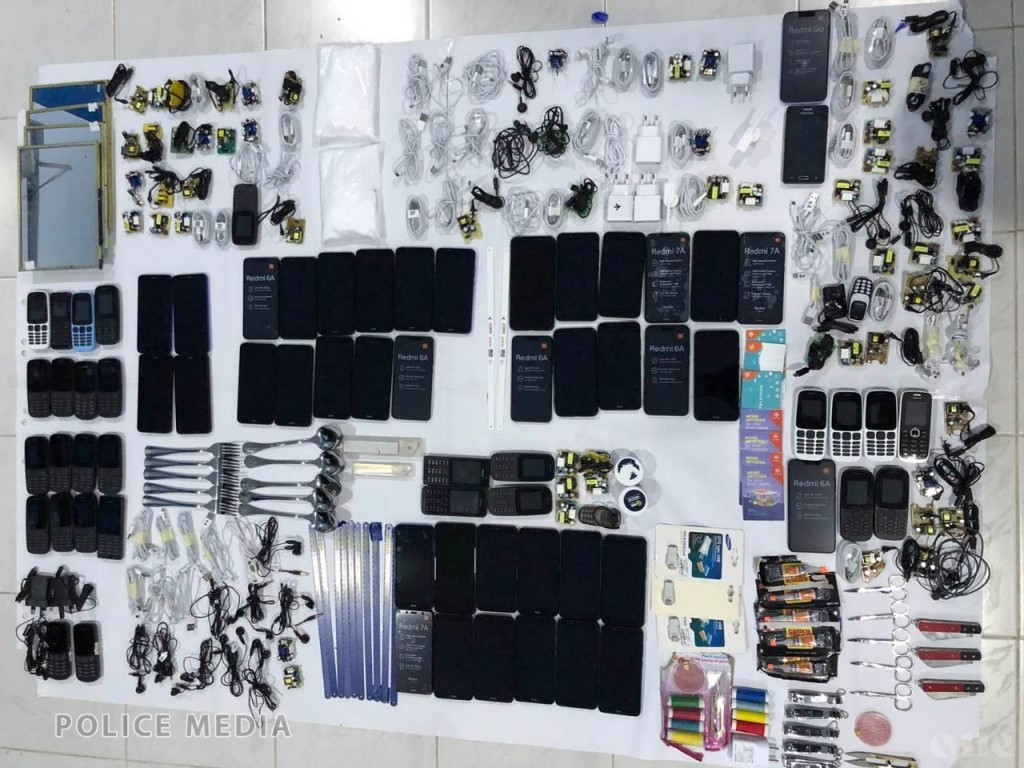 Two arrested with numerous items during attempt to smuggle them into prison