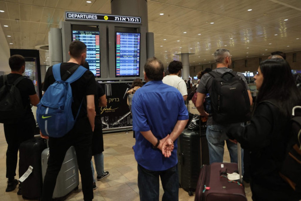 Hanguraama feshumaa eku airline thakun Israel ah dhathuruthah huttaalaifi