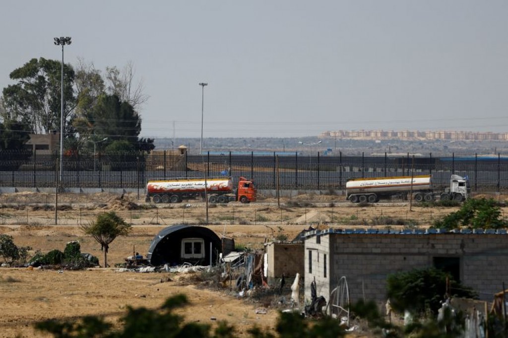 Hanguraama feshifahun Gaza ah furathama theyo truck vadhehjje