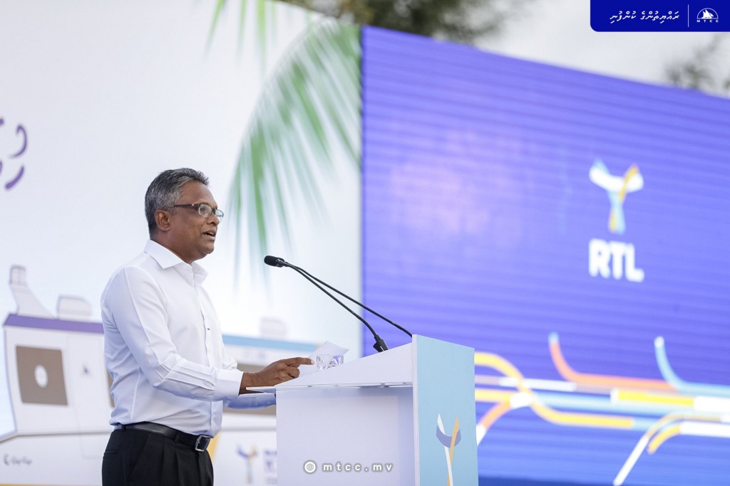 November 17 ge kurin N. Atholhugai RTL ferry ge hidhumaiy fashaane: Azim