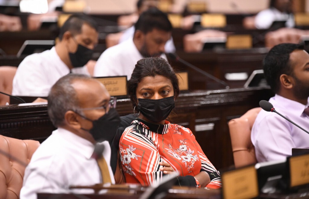 Maalee bayaanugai dhogu mauloomaathu himanaa meehun magaamun vakikoh 5 lakka rufiyaain joorimanaakoh Jalah levey gothah bileh hushahalhanee