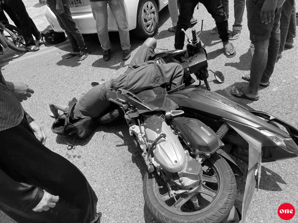 Hulhumale gai nurakkaatheri 2 accident eh, ekakuge haalu serious