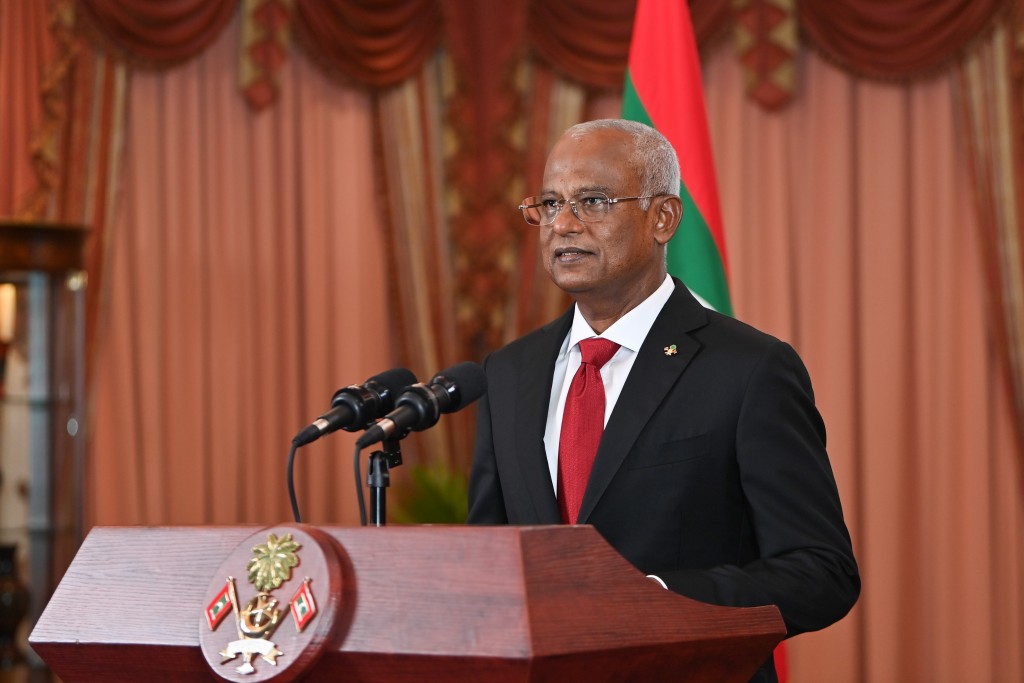 ''Mi dhaurugai kurevunu masakkathun anna dhauruge aamdhanee dheguna ithuru vaane''