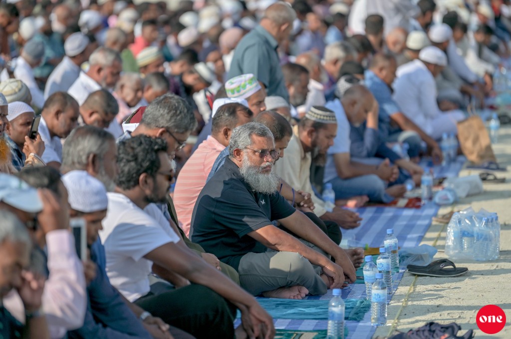 Eid faahaga kurumakee Allah ge hahdhu thakaai hurumai thah giraakurumah hulhuvaalevey dhoreh noon: Eid Huthubaa