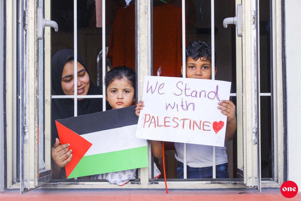#OnePhoto: Kudhi bodu emmen ekugai, Palestine ah heyo dua!