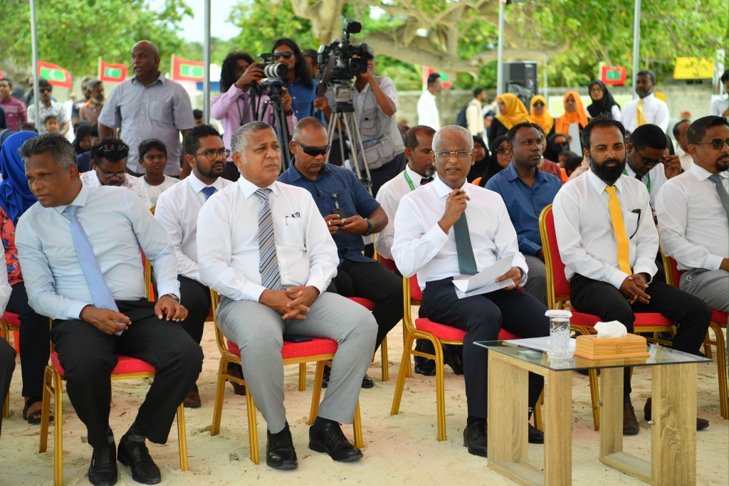 Atholhuthere tharahgee nukurevi othee Male' ah meehun jamaakuran Yameen gengulhunu siyaasathun: Aslam