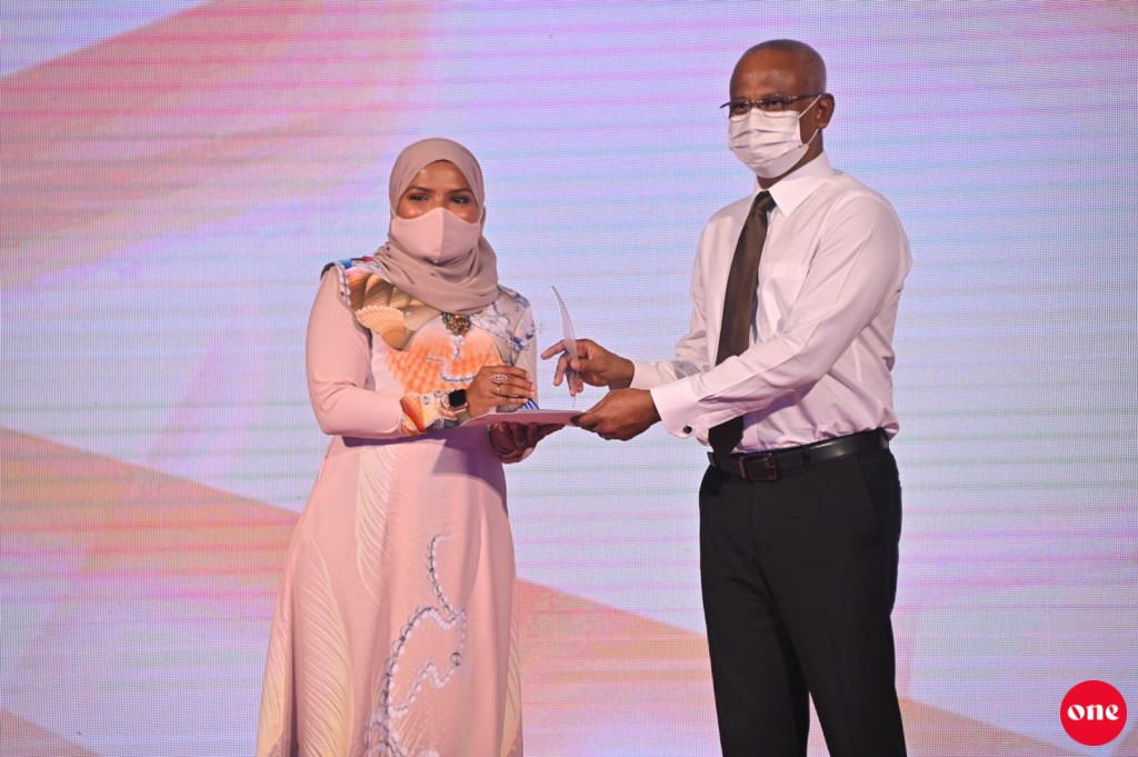 Midhiya aharuge Rehendhi Award libunu beyfulhunnah award havaalu kohffi