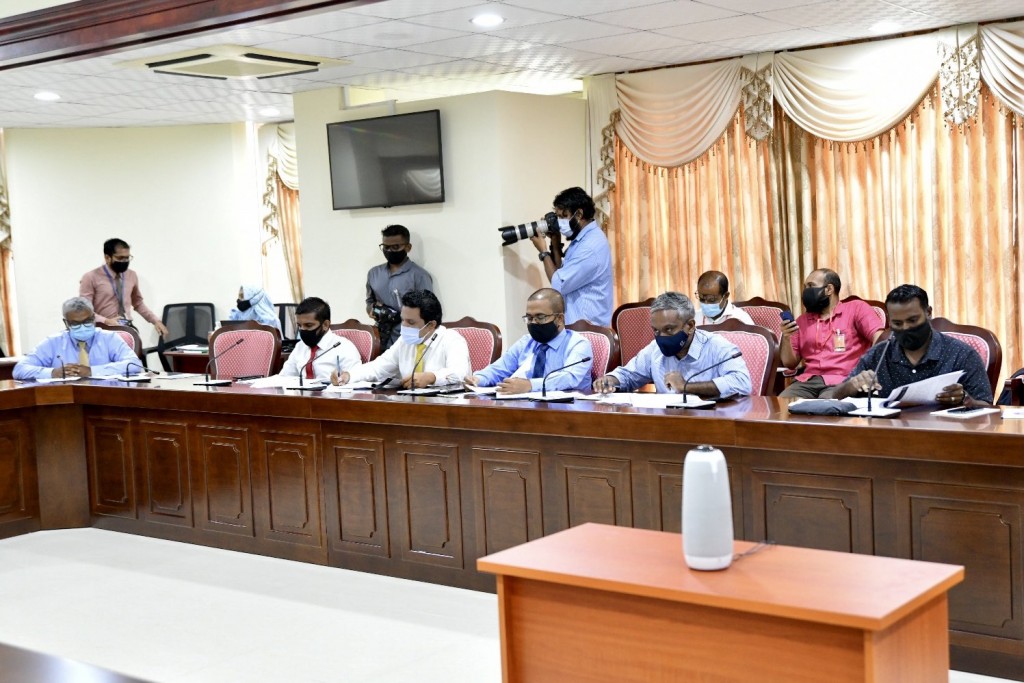 Bodu hiyaathuge thaugeegu mihaathanah nimifaivaa faraaiythakuge athun faisaa hoadhan faas koffi