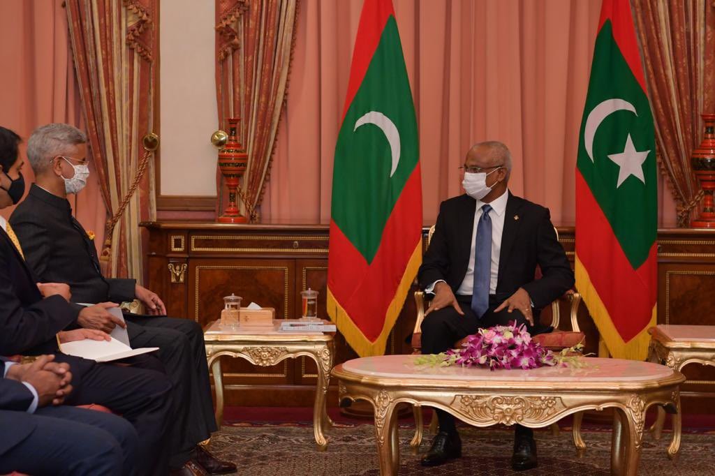 Raajje ah ithuru 100,000 dose ge vaccine hadhiyaakuran ninmumun Raees ge shukuru India ah