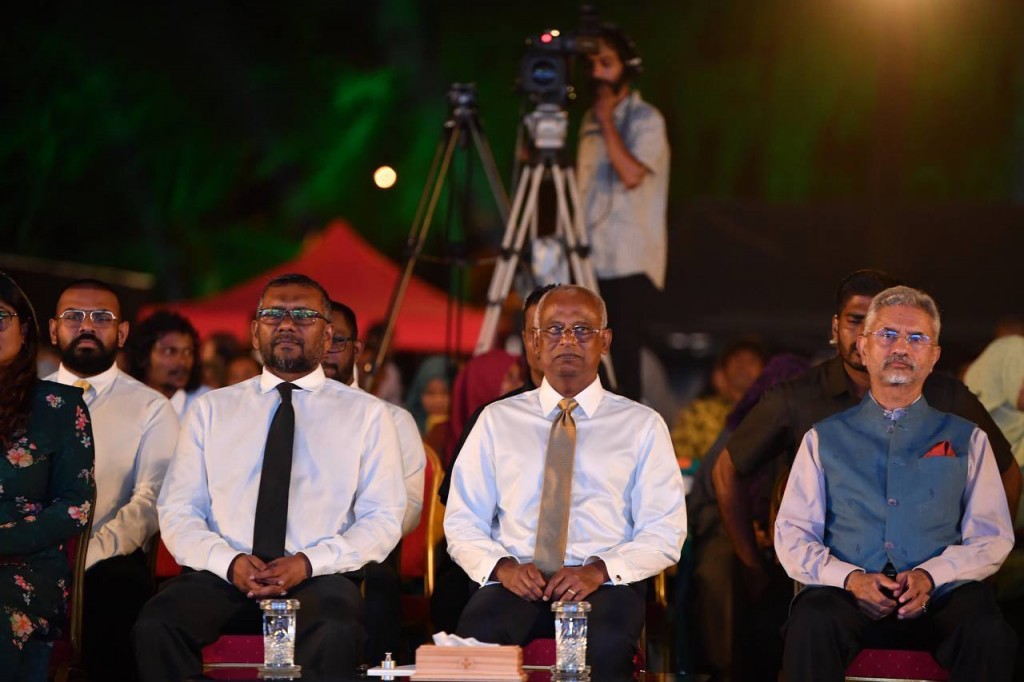 Ehves sarukaaraka kuran nukerunu kankan mi sarukaarun dhanee kuramun: Fayyaz