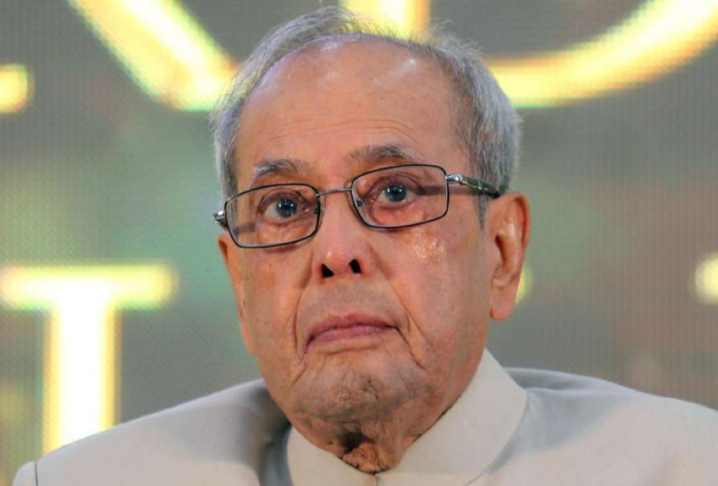 India ge kureege Raees pranab mukherjee ah Ventilator ge eheegai faruvaa dheyn fashaifi