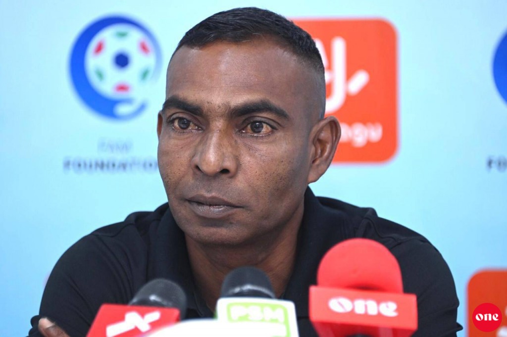 Aathee Valencia ge coach kamaa dhurah, team furihama ah thayyaareh noon