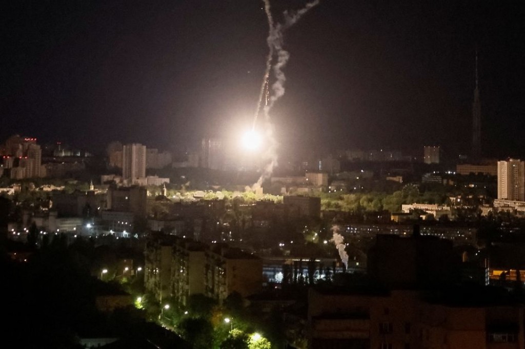 Ukraine war: Kyiv comes under heavy missile and drone attack