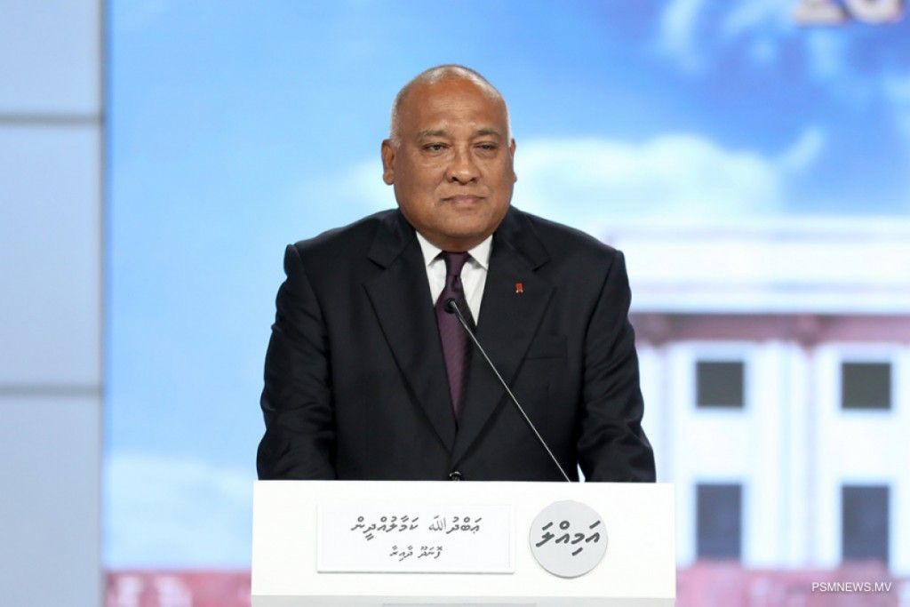 Kamaaluhdheen, EC ah: Form baathilu kuree alhugandaa zaatheeve, badhunaamu kuran