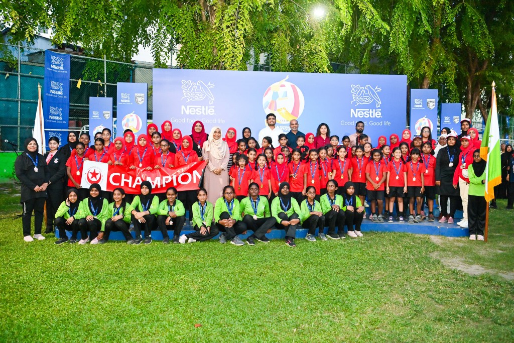 Kudhinge kiyevumekey ehvvarah kulhivarugaives kuriyah gendhiumakee muhinmmu kameh: Sajidha