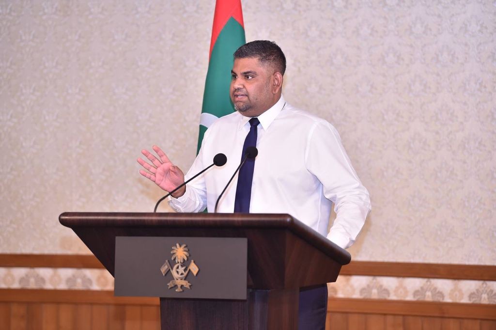 Sarukaaruge manifesto gai barulamaanee ah verikan badhalu kurumuge vaahaka eh noannaane: Mabrook